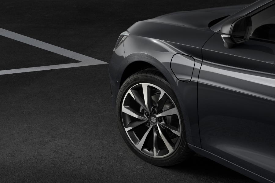 Колеса Seat Leon Sportstourer FR eHybrid 2020 года  (WW) (фото 4 из 16)